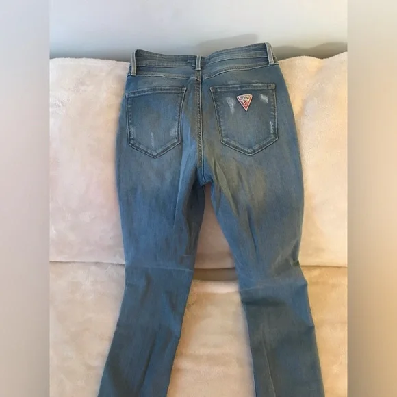 Guess Jeans - Picture 2 of 4